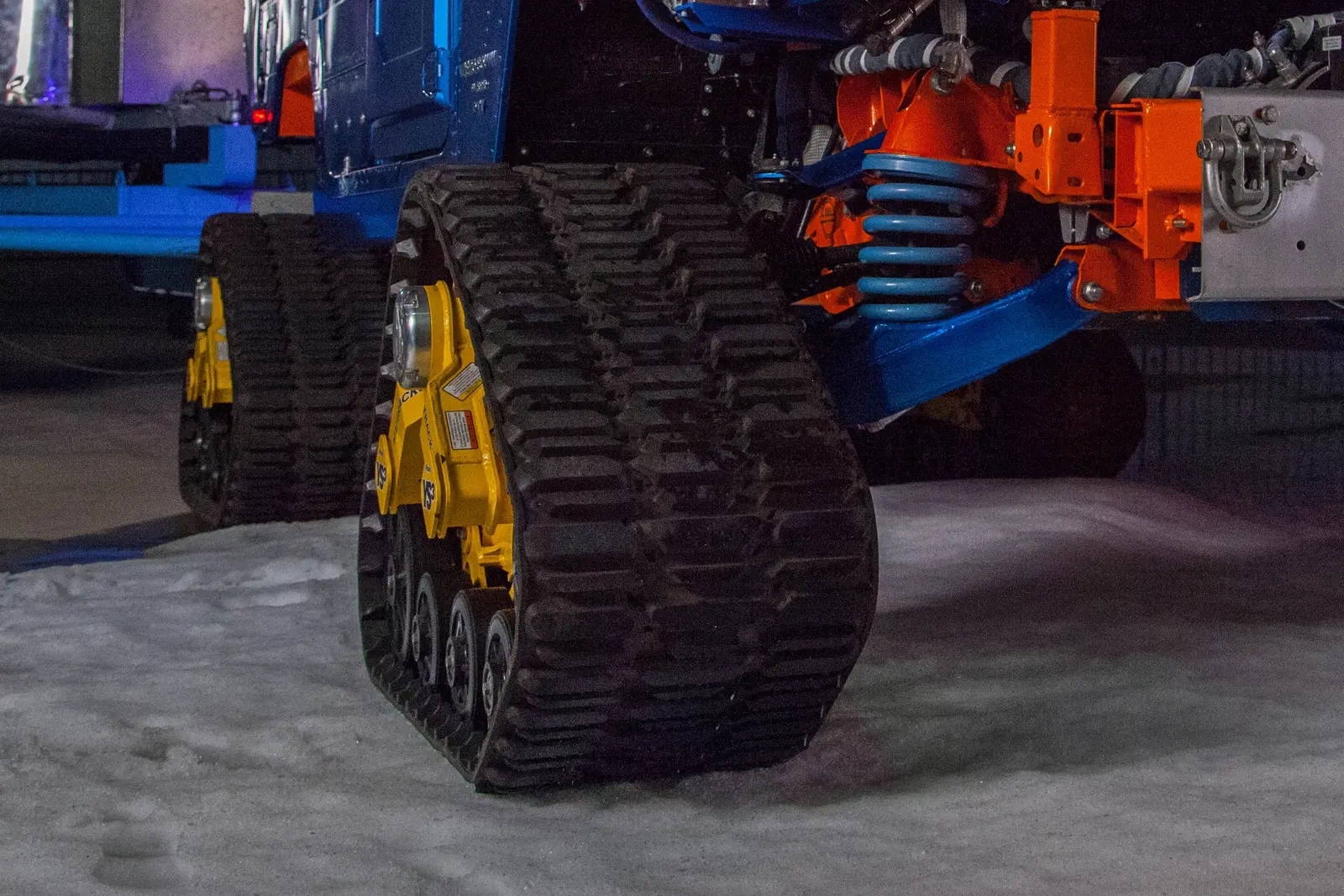 175-YS3 Tracks on the Zero South Hummer PTV