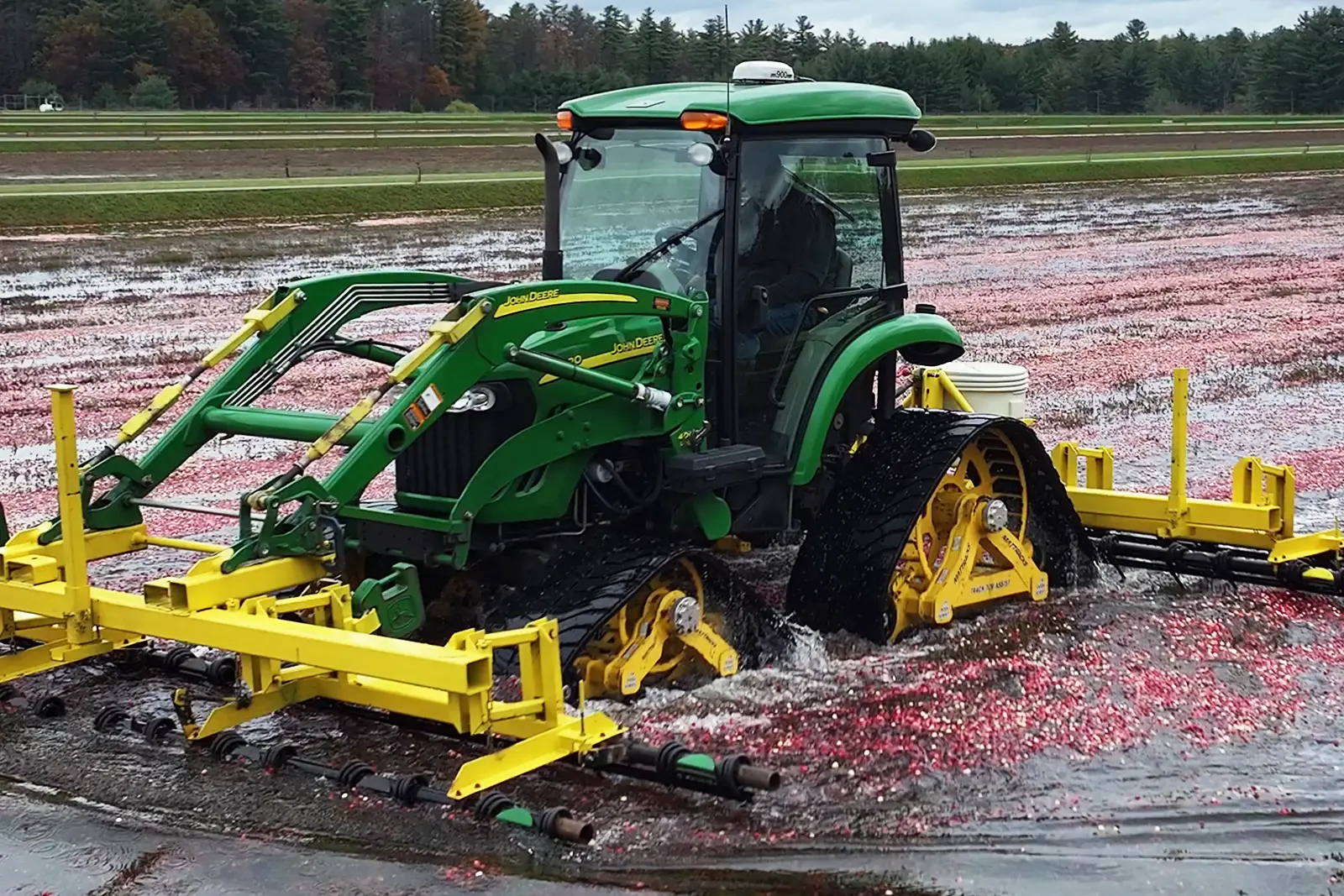 5000-CS Tracks on a John Deere 4520