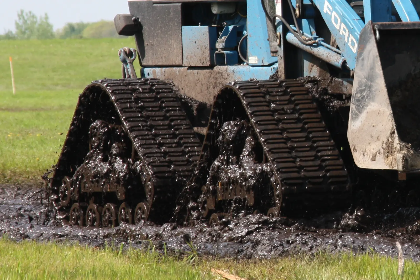 7070 Tracks on a Ford 9030