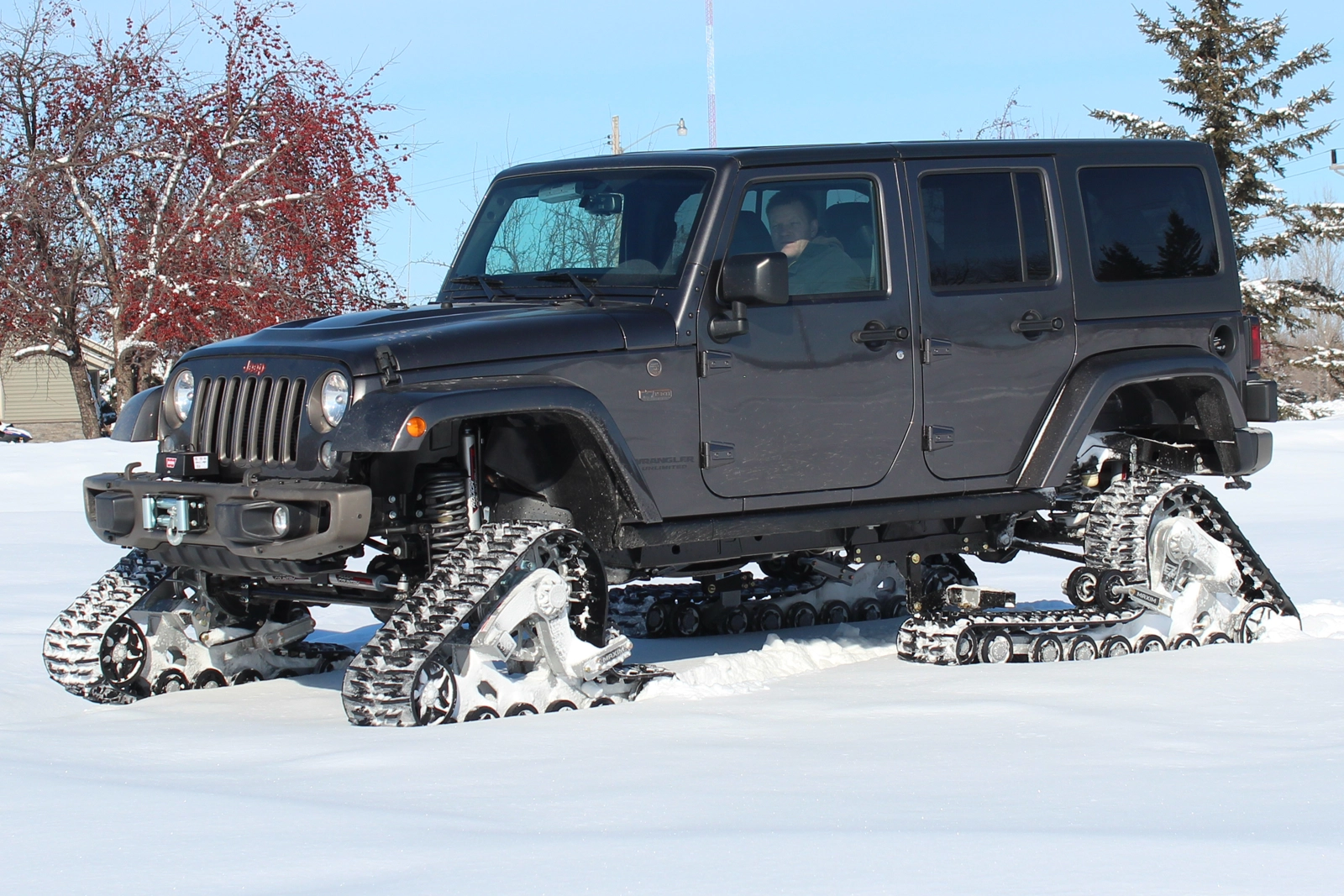 EZ HD Maxim Tracks on a Jeep Wrangler