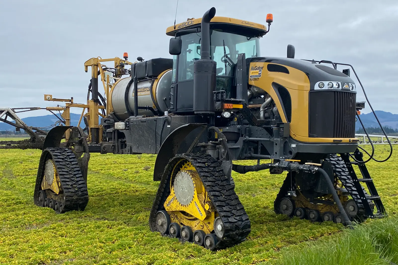 HT 400 Tracks on a RoGator RG900C